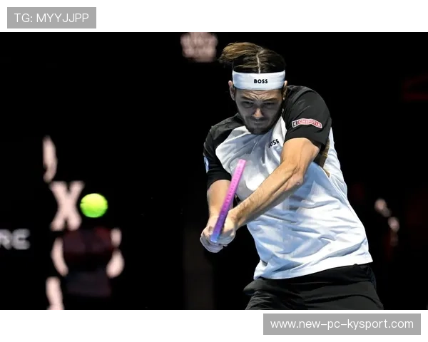 _创意比赛：结合舞蹈元素的网球表演赛火热上演_，健身网球舞